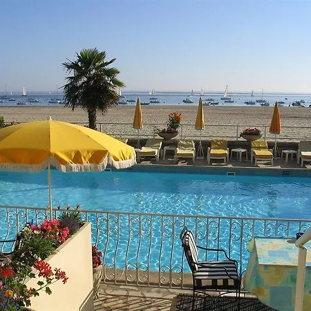 Arc Sur Otel 3*